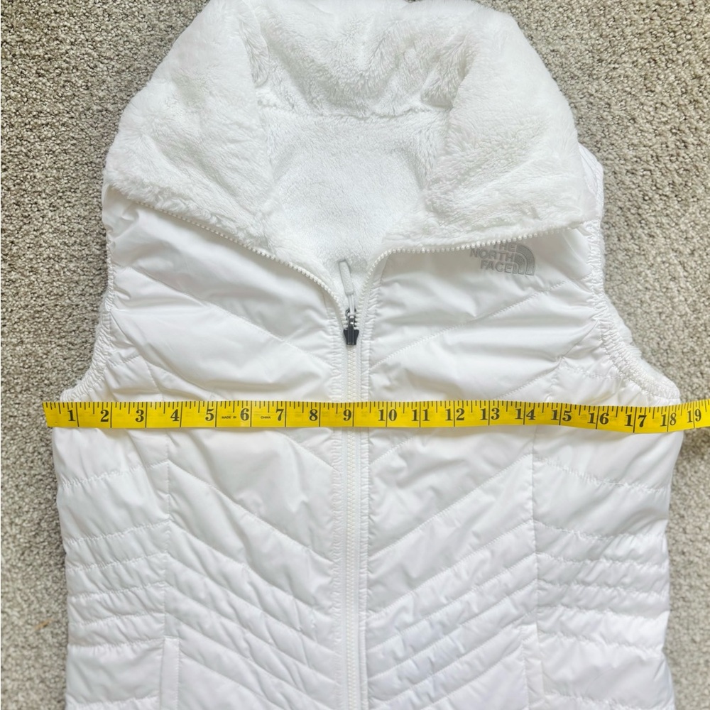 The North Face “Mossbud” Insulated Reversible Vest – TNF White (Size M) - Picture 13 of 15